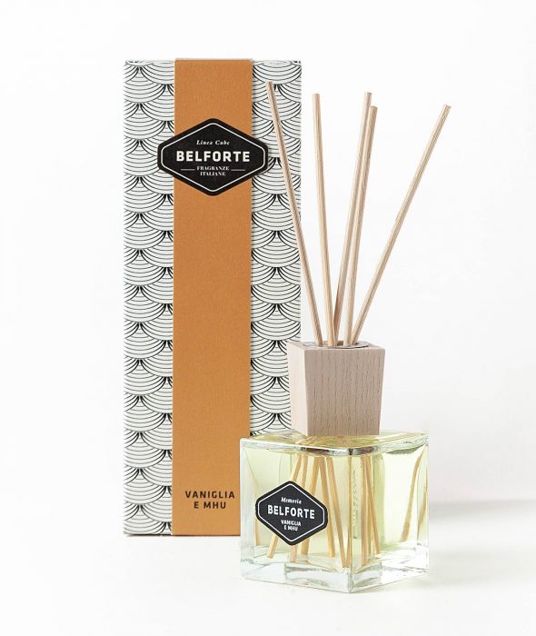 REED DIFFUSER    -Vanilla and MHU-